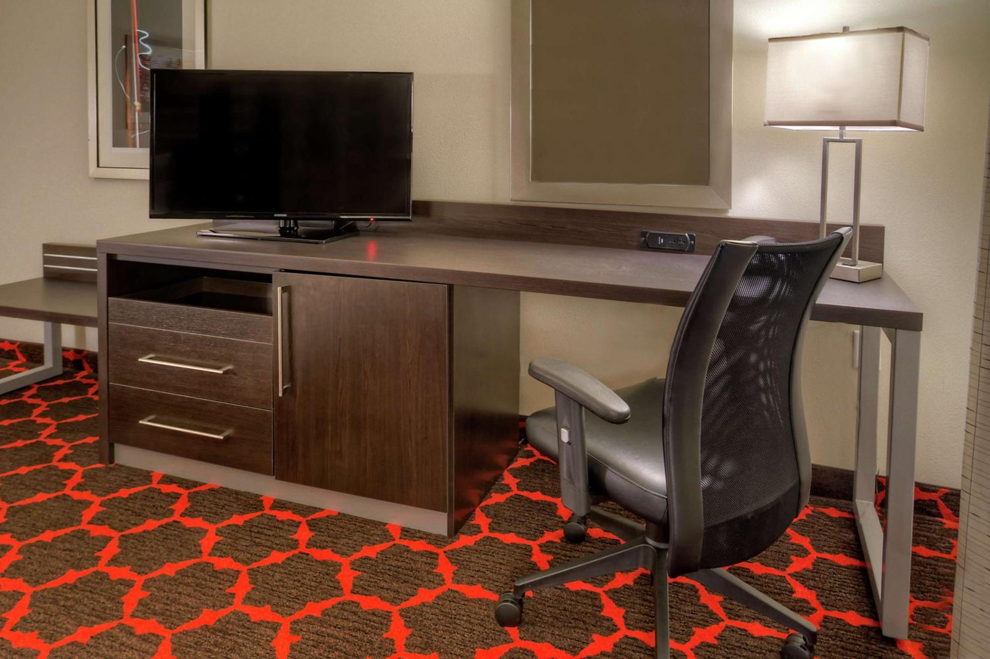 Hampton Inn קוקוויל מראה חיצוני תמונה