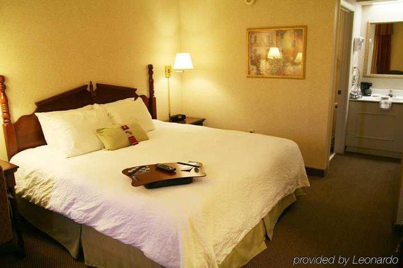 Hampton Inn קוקוויל חדר תמונה
